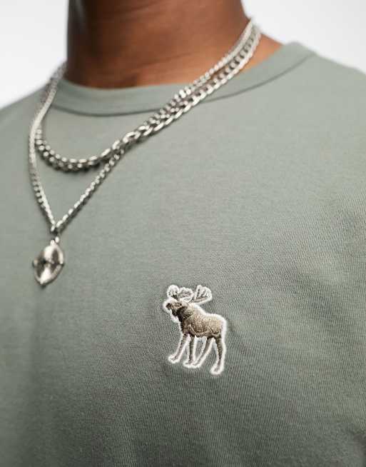 Abercrombie & Fitch elevated icon logo t-shirt in grey green, 3 of 4