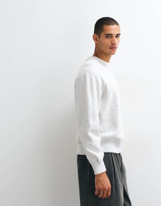 Abercrombie & Fitch essential sweatshirt med rund halsringning i ljusgrått, 5 av 5