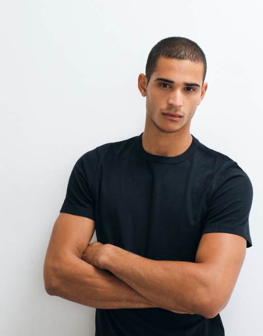 Abercrombie & Fitch essential T-shirt in zwart, 3 van 5