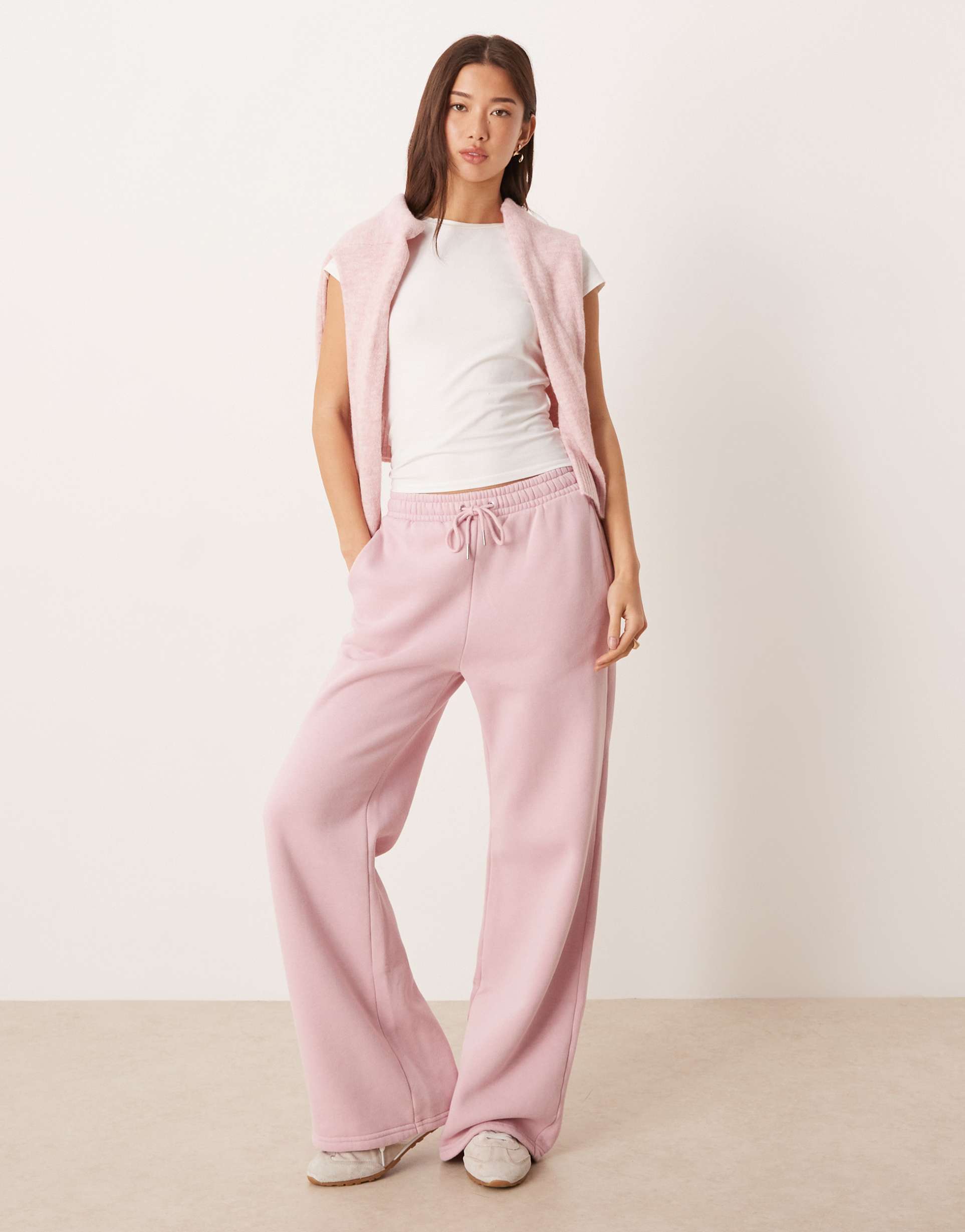 abercrombie & fitch essential wide leg fleece sweatpants in pink