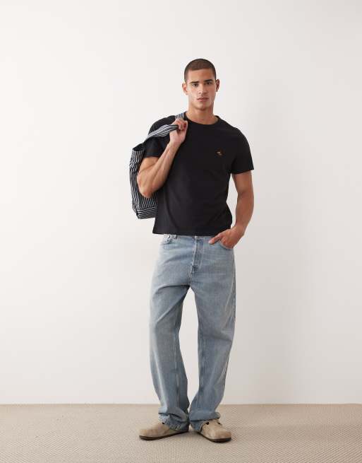 Abercrombie & Fitch - Essentials - Sort T-shirt med logoikon, 3 af 5