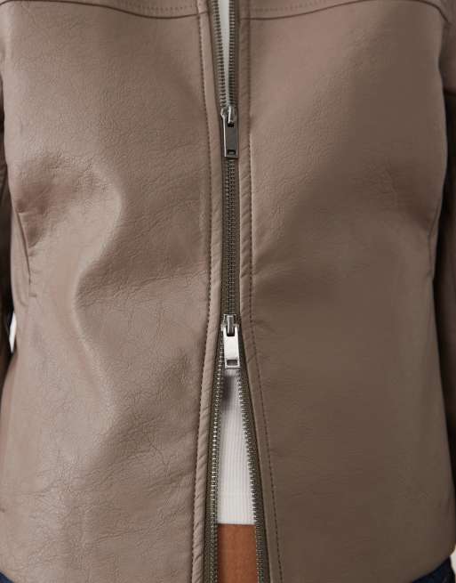 Abercrombie & Fitch fitted 90s faux leather jacket in brown, 4 of 4