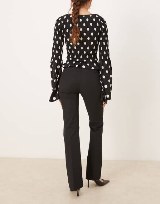 Abercrombie & Fitch flared tailored pants in black, 3 of 5