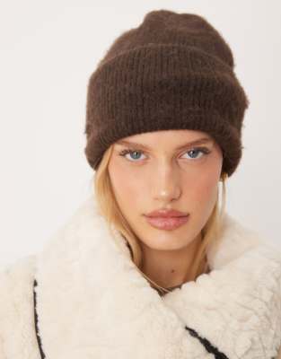 Abercrombie & Fitch - Flauschige Strickmütze in Braun-Brown