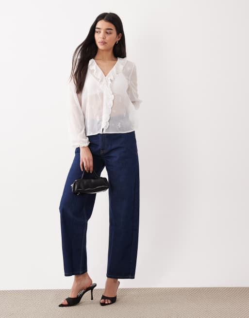 Abercrombie & Fitch – Fließende, langärmlige Bluse in Weiß mit Rüschendetail, 2 von 4