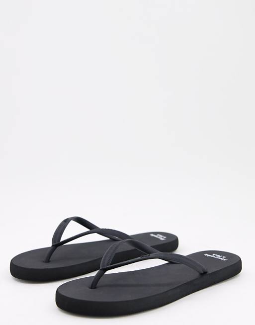 Abercrombie & Fitch flip flops in black | ASOS