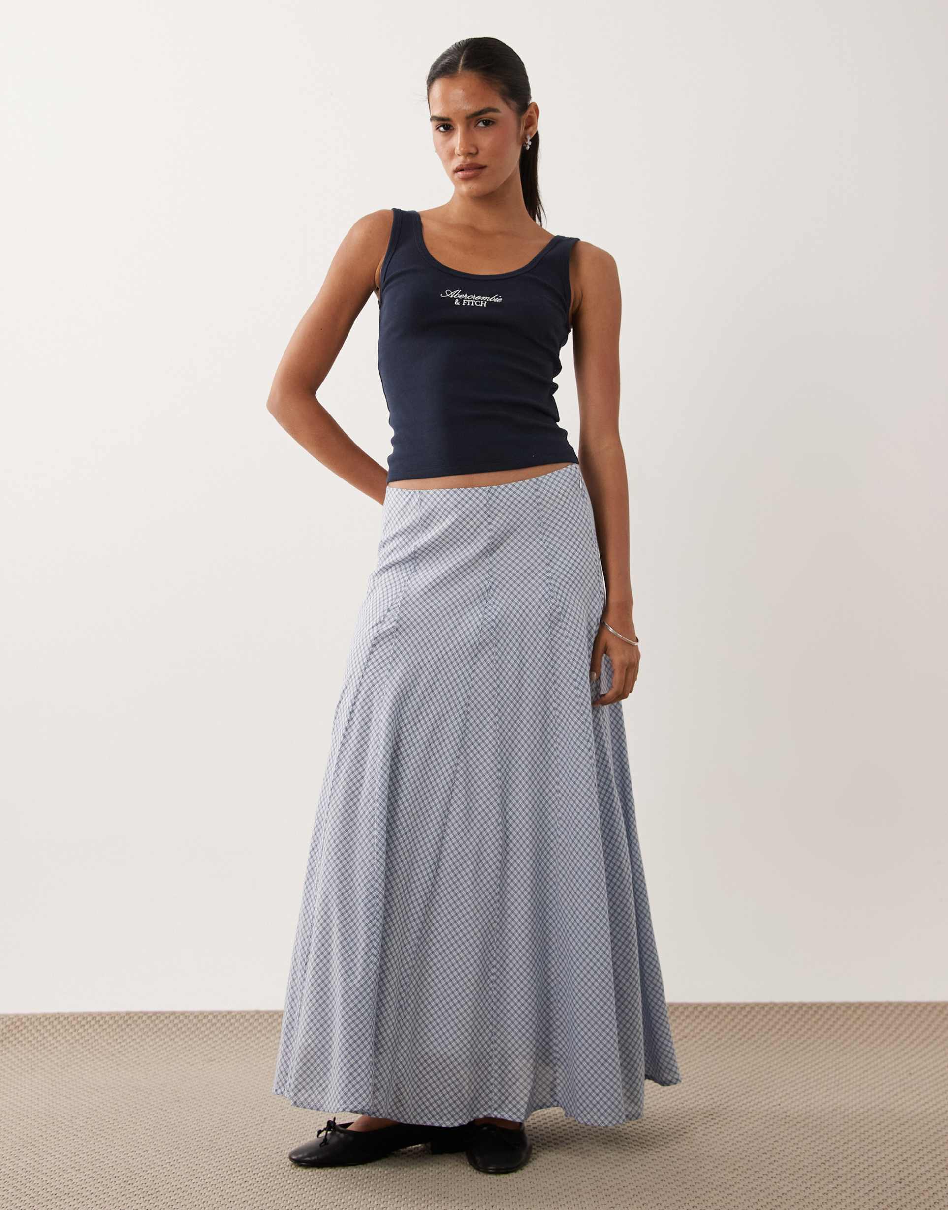 abercrombie & fitch flowy midaxi skirt in micro blue plaid