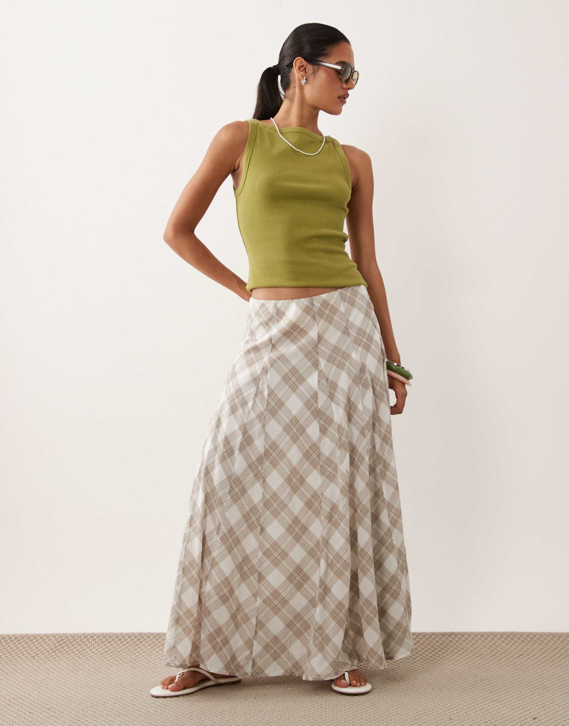 abercrombie & fitch flowy midaxi skirt in white and brown plaid