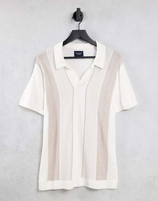 Abercrombie & Fitch - Gebreide resortpolo met korte mouwen en strepen in crème