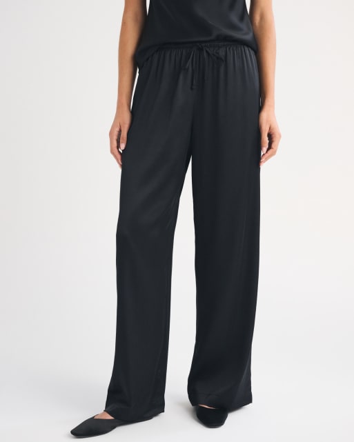 Abercrombie & Fitch Gemma satin wide leg pull-on pant in black, 2 of 4