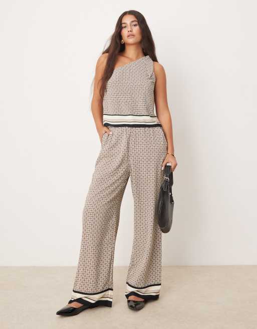 Abercrombie & Fitch – Gemustertes Kombi-Set aus Satin in Schwarz und Weiß