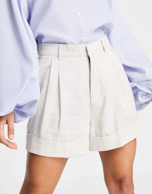 Abercrombie & Fitch - Geplooide short in crème