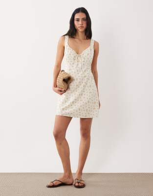 Gerafftes Minikleid im Milchmädchen-Stil mit weißem Blumenmuster Weiß L