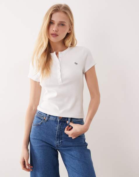 Abercrombie & Fitch - Geribbeld Henley T-shirt met icoonlogo in wit - view 1