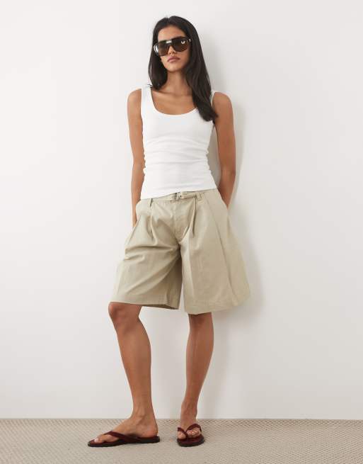 Abercrombie & Fitch geripptes Tanktop mit U-Ausschnitt und integriertem BH in Weiß, 2 von 4