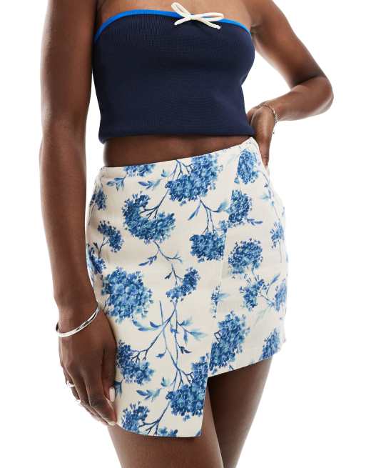Abercrombie & Fitch - Gonna pantalone corta avvolgente in misto lino con stampa a fiori blu