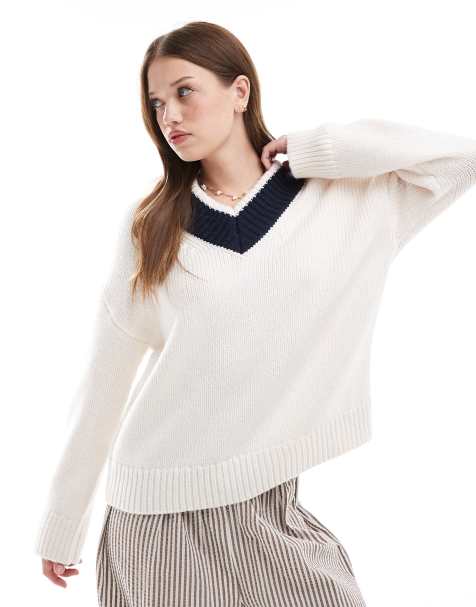 Abercrombie & Fitch – Gräddvit, grovstickad tröja med kontrastfärgad v-ringning - view 1