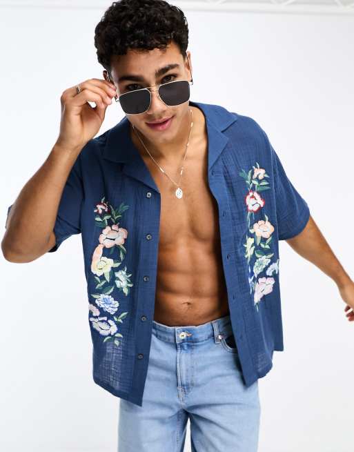 Abercrombie & Fitch – Granatowa koszula z krótkimi rękawami i haftowanym wzorem w kwiaty
