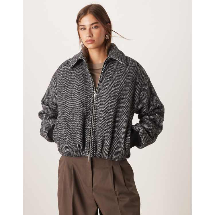 209617830-1-grey?$n_750w$&wid=