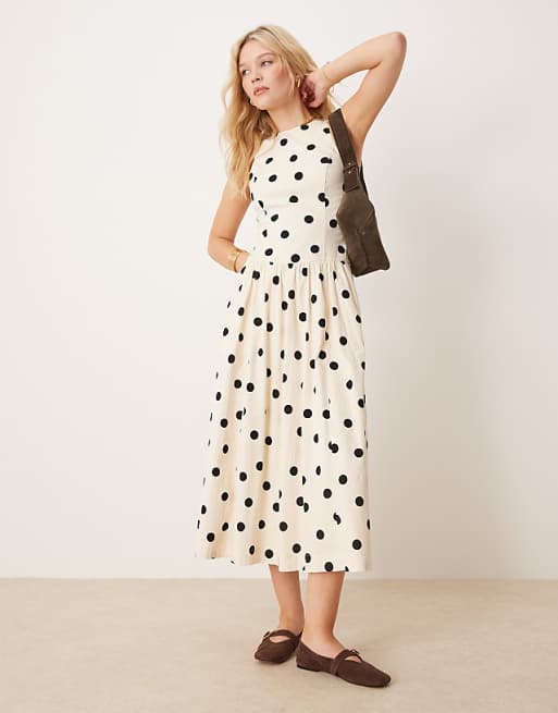 high waisted dress Queen Sewa Plunge V-neck Waist Flare Mini in White and Navy African Ankara Kente Whether youre attending a wedding Empire waist: How to wear