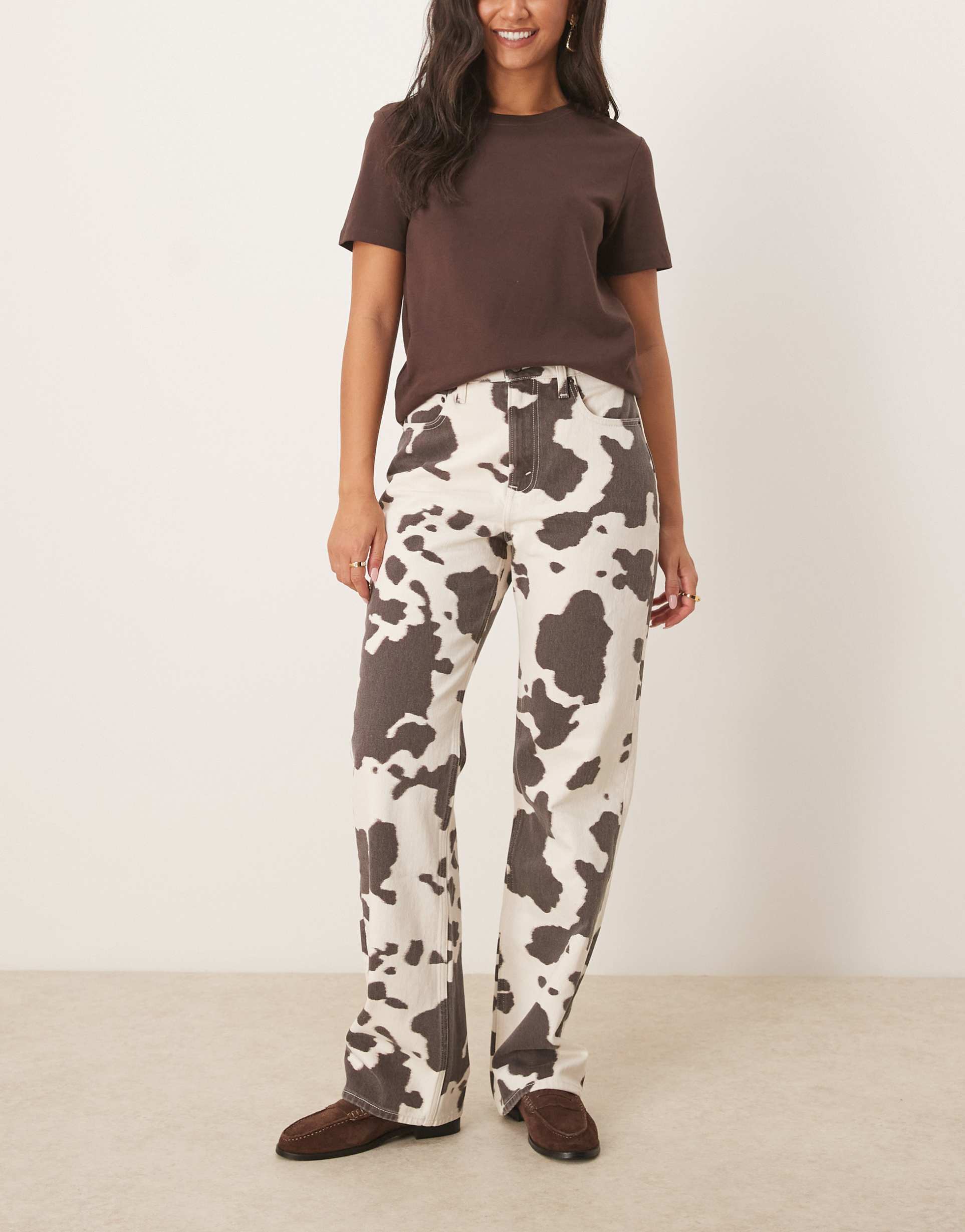abercrombie & fitch high rise 90s relaxed jeans in cow print