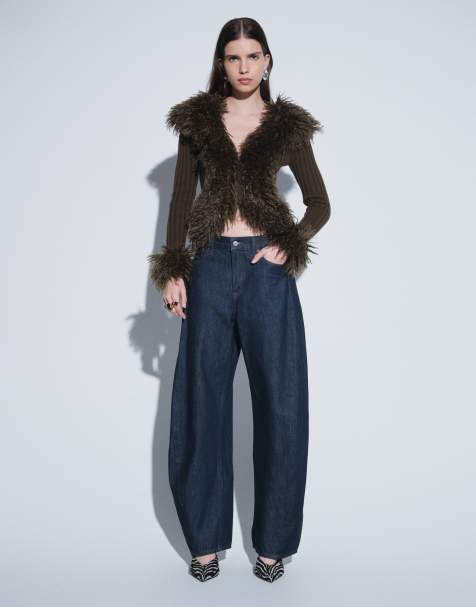Abercrombie & Fitch high rise barrel jeans in donker indigo - view 1