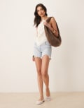[Abercrombie & Fitch] Abercrombie & Fitch high rise dad denim shorts with frayed hem in bleach wash-Blue W26 BLUE