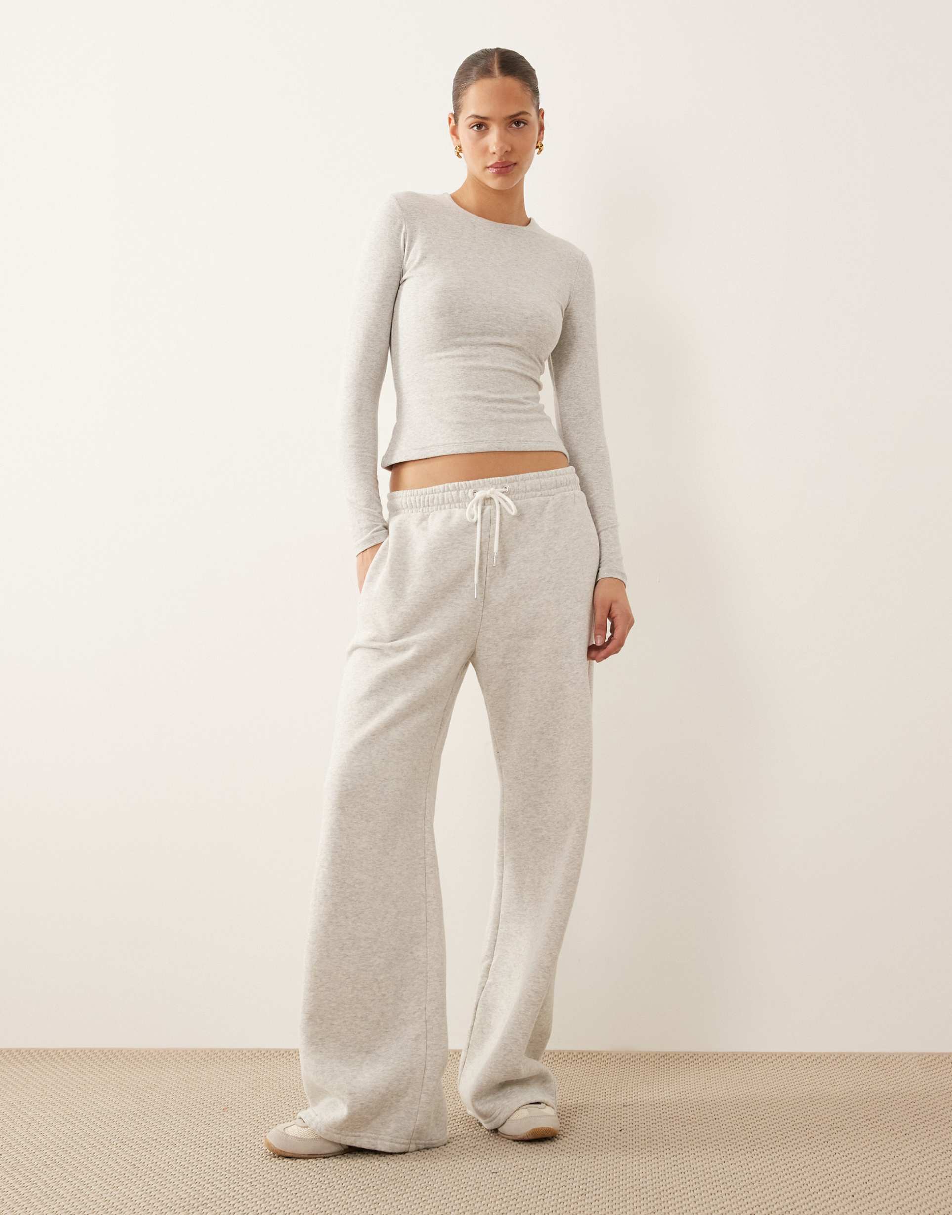 abercrombie & fitch high rise essential wide leg sweatpants in gray