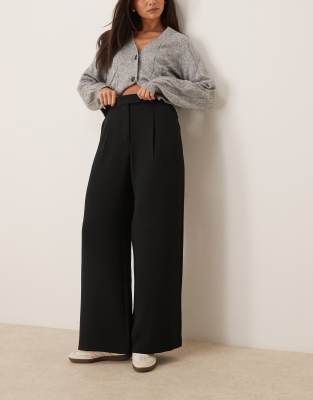 Abercrombie & Fitch Abercrombie & Fitch high rise pleated ultra wide leg trouser in black