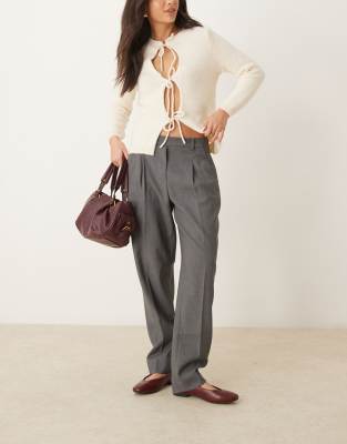 Abercrombie & Fitch Abercrombie & Fitch high rise tapered trouser in charcoal-Grey