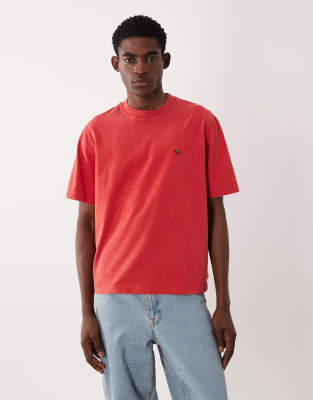 Hochwertiges, schweres T-Shirt in roter Waschung mit Markenlogo Rot S