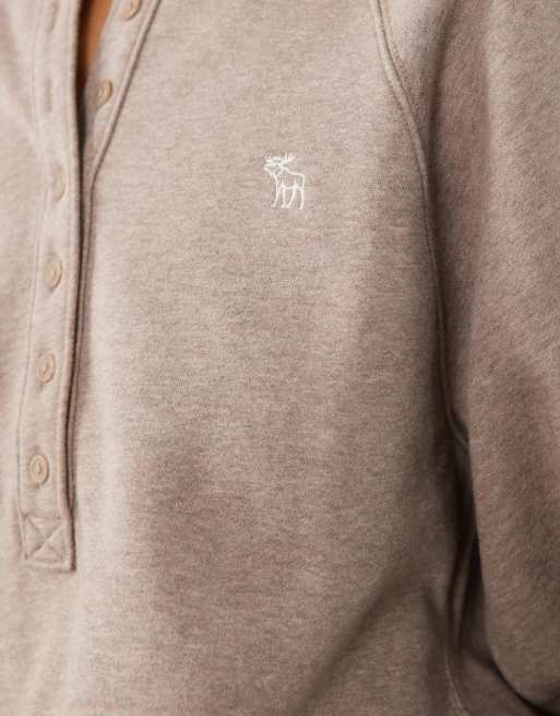Abercrombie & Fitch Icon-Logo-Henley-Sweatshirt in Mink, 3 von 4