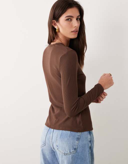 Abercrombie & Fitch icon logo ribbed button through top in brown, 3 of 4