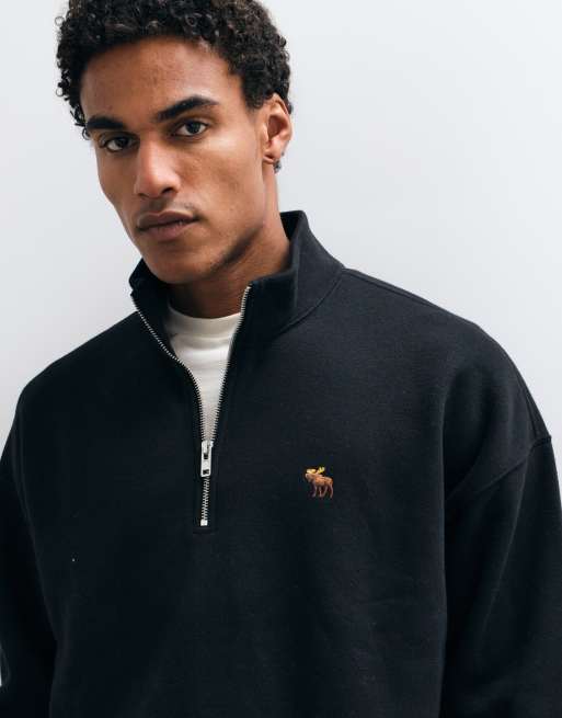 Abercrombie & Fitch icon-logo sweatshirt med 1/4-lynlås i sort, 2 af 5