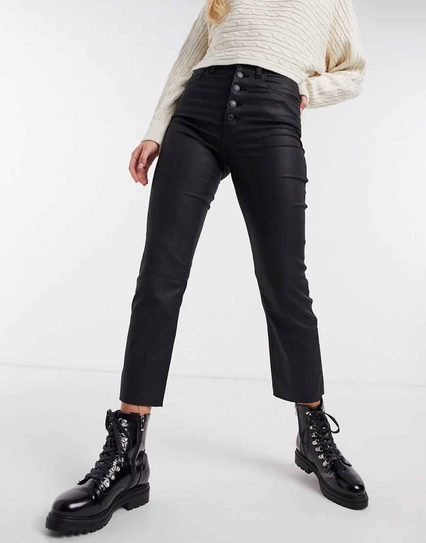 Abercrombie & Fitch - Jeans met hoge taille en rechte pijpen, met zichtbare knoopgulp en coating in zwart