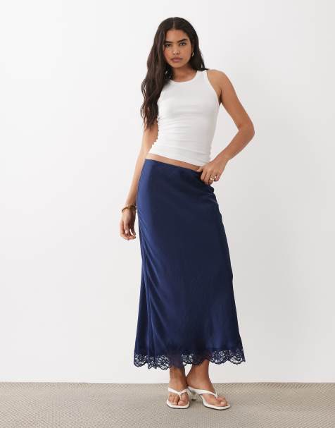 Abercrombie & Fitch - Jupe longue en satin avec ourlet en dentelle - Bleu marine - view 1