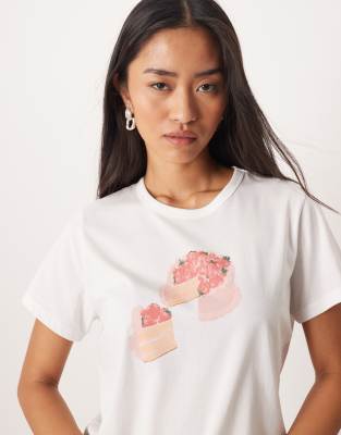 Abercrombie & Fitch - Knapp geschnittenes T-Shirt in Weiß mit Kuchenstück-Print