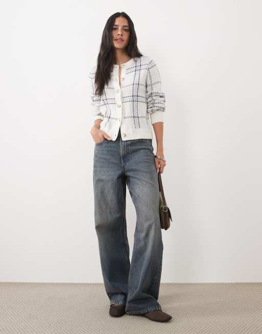 Abercrombie & Fitch knitted crew neck cardigan in white and blue check, 4 of 4