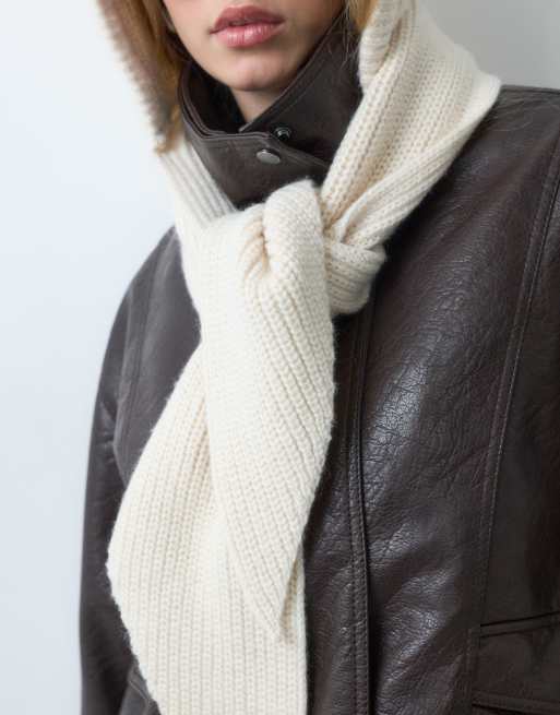 Abercrombie & Fitch knitted snood in cream, 4 of 5