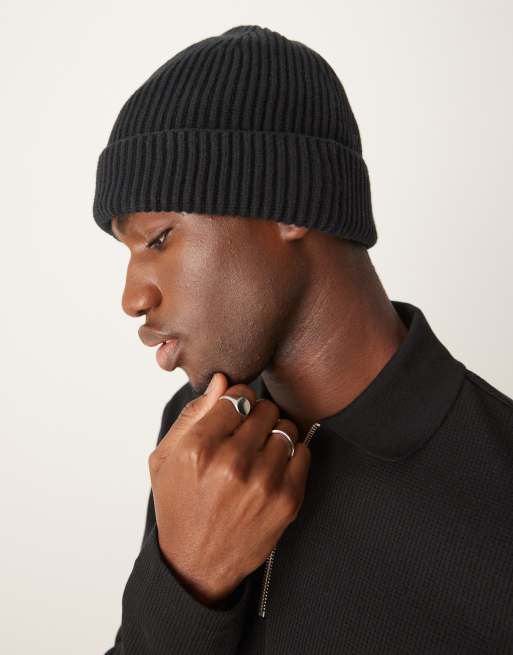 Abercrombie & Fitch - Korte ribgebreide beanie in zwart