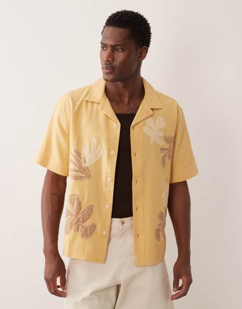 Abercrombie & Fitch – Kurzärmliges Hemd in Gelb mit Blumenmuster - view 1