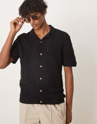 Abercrombie & Fitch – Kurzärmliges Polohemd aus Häkelstoff in Schwarz mit Knopfleiste - view 1