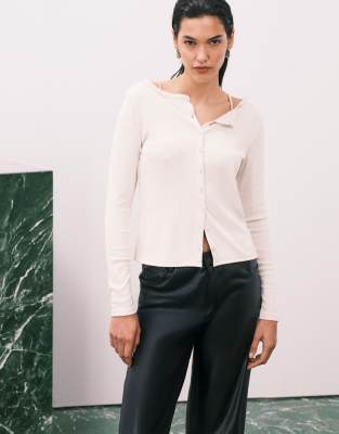 Abercrombie & Fitch - Langärmliges, geripptes Oberteil in Beige mit durchgehender Knopfleiste-Neutral