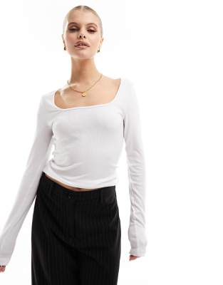 Abercrombie & Fitch - Lichtgewicht top met lange mouwen en vierkante hals in wit 
