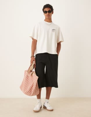 Abercrombie & Fitch Location Back Print Cropped T-shirt In White