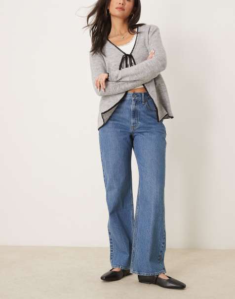 Abercrombie & Fitch – Locker geschnittene Jeans in verwaschenem Mittelblau mit mittelhohem Bund und getönter Waschung - view 1