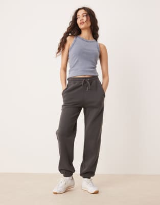 Abercrombie & Fitch - Locker geschnittene Jogginghose in Anthrazit mit Bündchen und hohem Bund-Grau