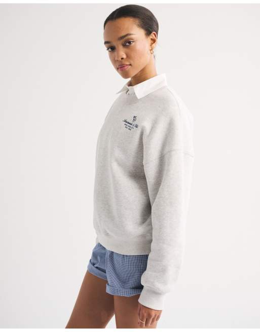 Abercrombie & Fitch Logo crew sweatshirt in light gray, 5 of 7