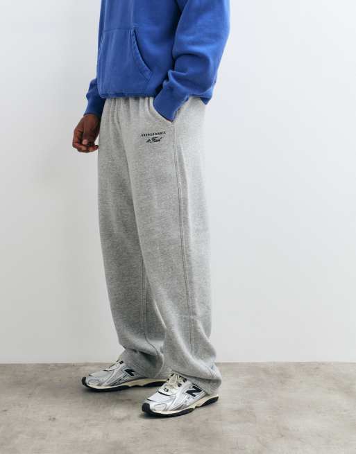 Abercrombie & Fitch logo joggingbukser med åben kant i grå, 2 af 5