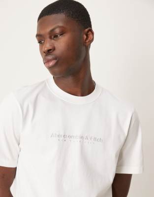 logo t-shirt in white